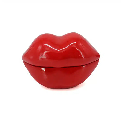 Hot lips red box